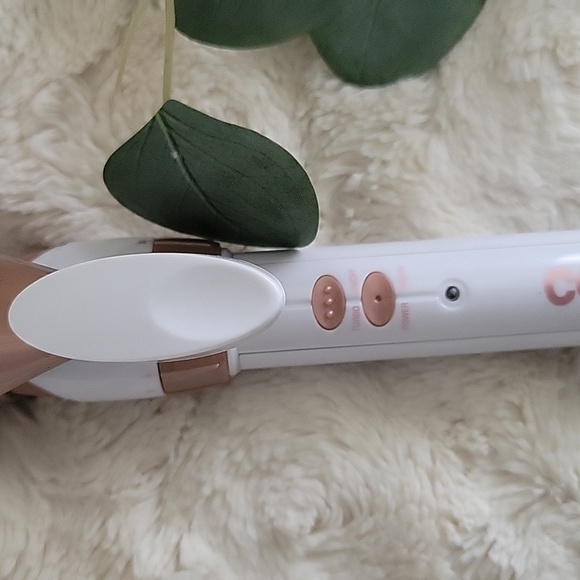 Conair 1.25" Double Ceramic Curling Iron - Picture 4 of 7